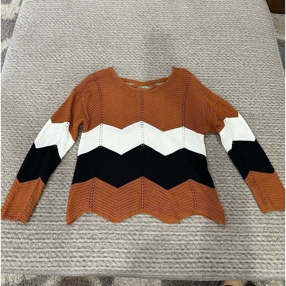 Women’s Black/White/Rust Sweater with Lace-up back, 1X - Picture 1 of 5